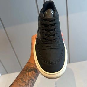 TÊNIS A.X COURO PRETO