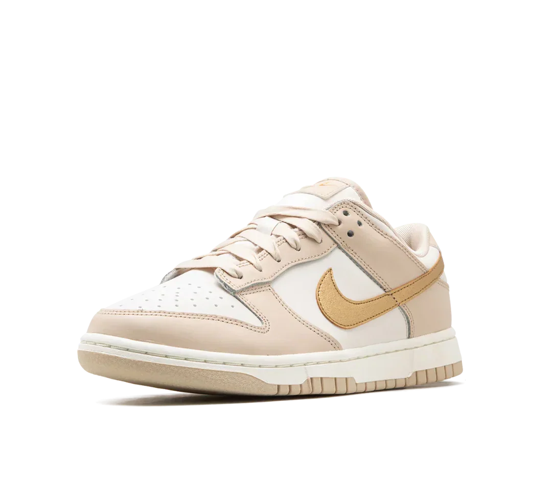 Tênis Nike Dunk Low 'Metallic Gold' Dourado