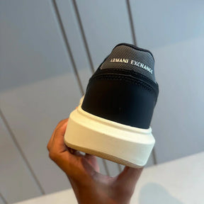 TÊNIS A.X COURO PRETO