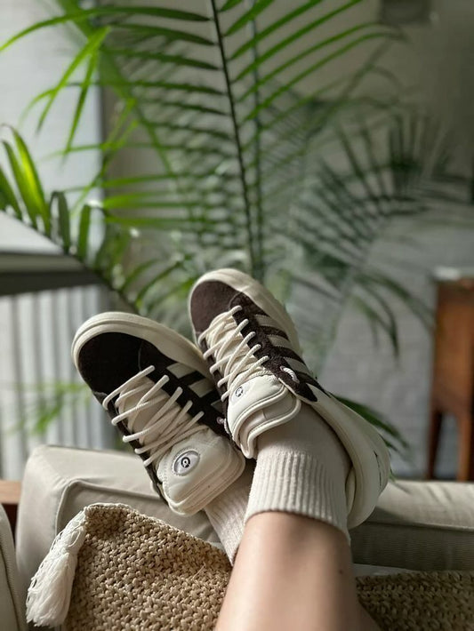 Adidas Bud Bunny Marrom